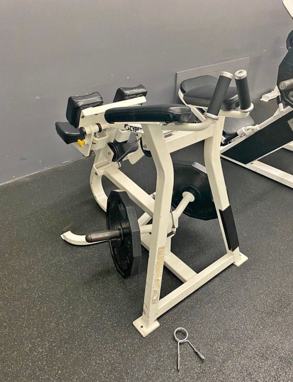 Cybex Plate Loaded Kneeling Leg Curl - Image 3