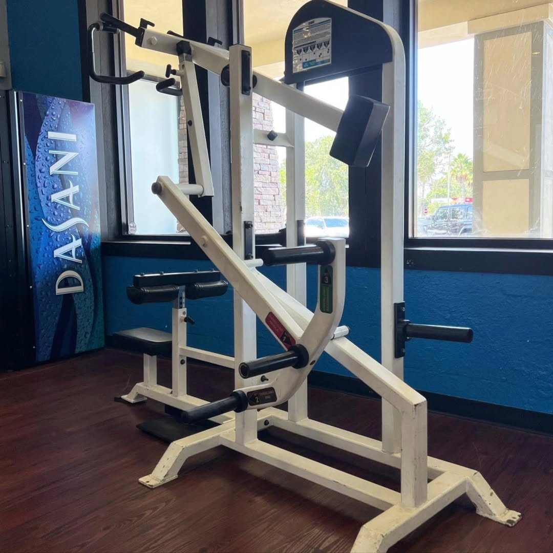 Strive plate loaded lat pulldown - Image 4